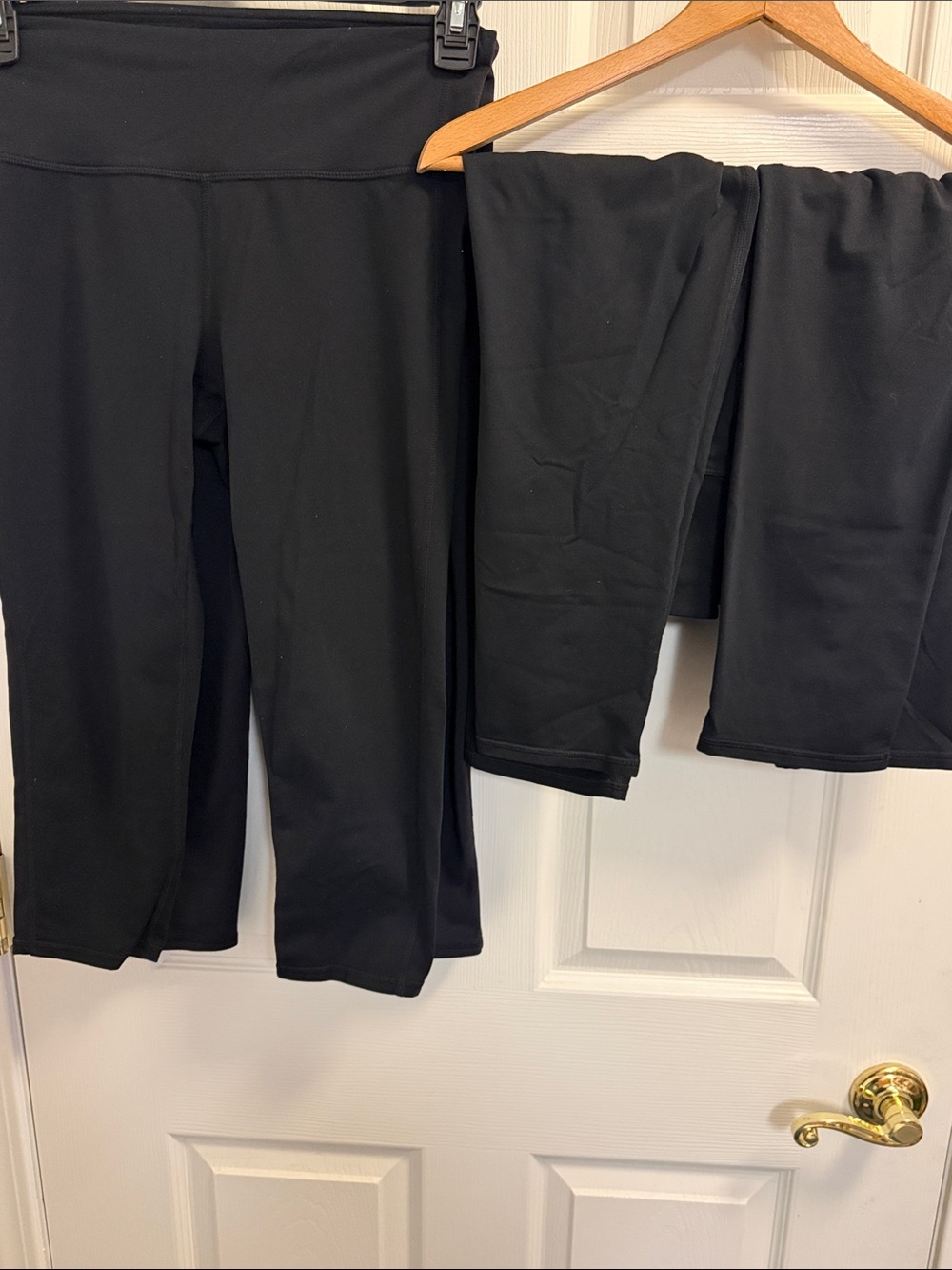 Athleta Black Capri Leggings